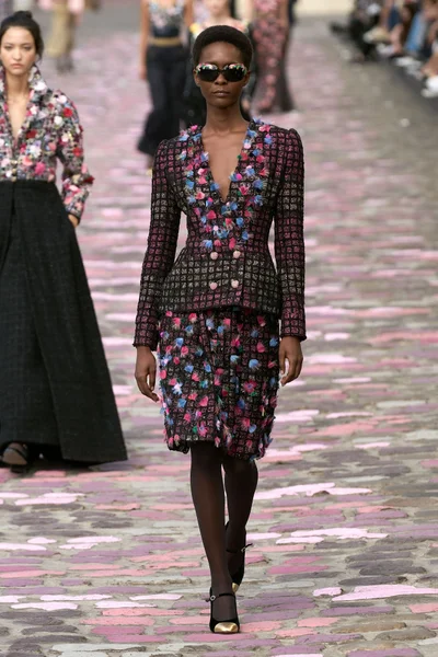 Look 30